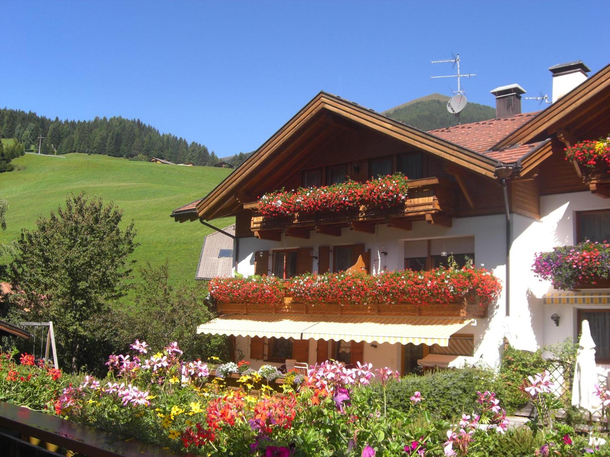 Ferienwohnung Haus Bachmann Innichen Exterior foto