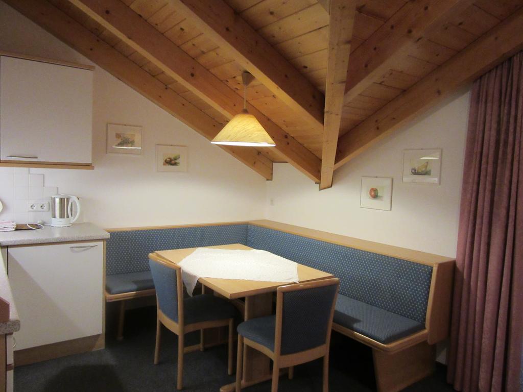Ferienwohnung Haus Bachmann Innichen Exterior foto